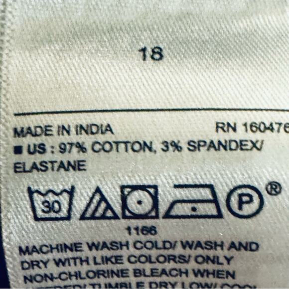 NWT Old Navy black boot cut high-rise khaki pants size 18
b40 - Picture 3 of 6